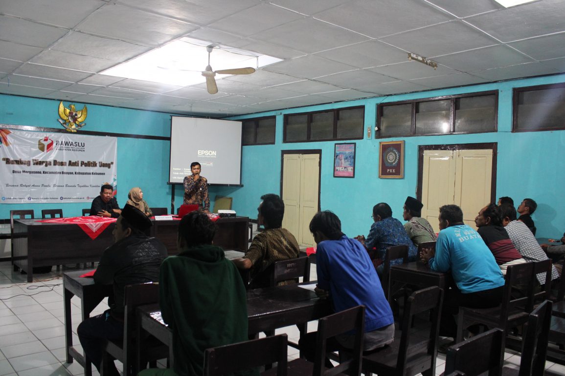 WARGA DESA MERGOSONO DIAJAK TOLAK POLITIK UANG