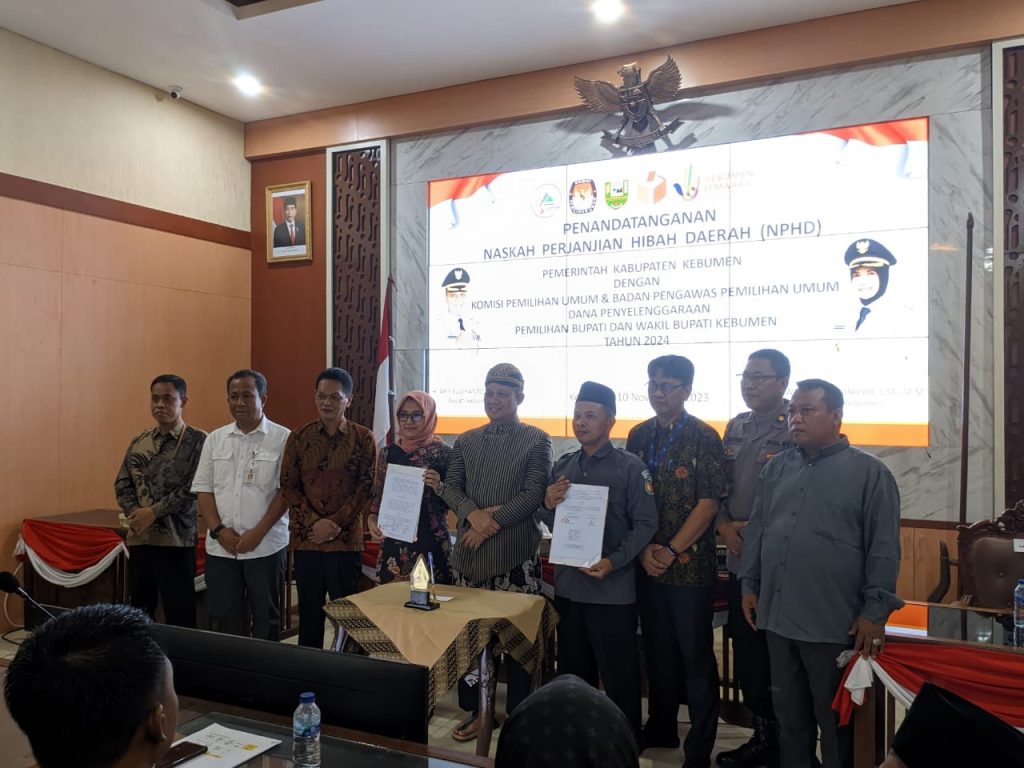 Penandatanganan NPHD, Bupati Kebumen: Semoga Para Pihak Serius Dalam Menyelenggarakan Pilkada 2024