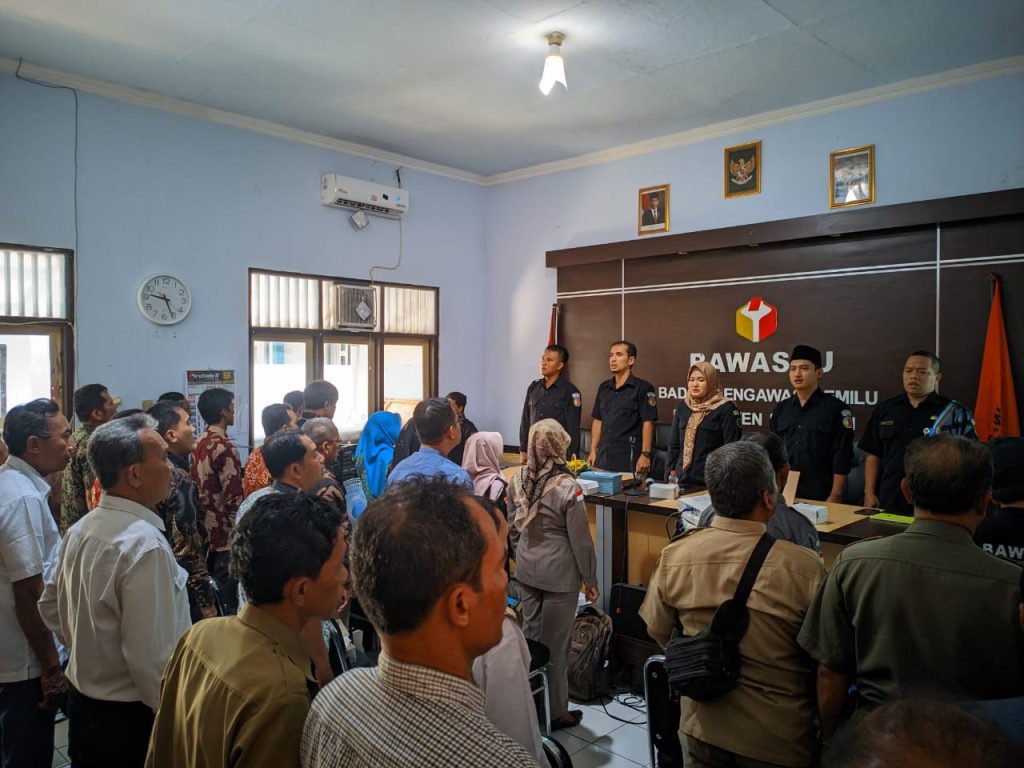 Tingkatkan Soliditas Menjelang Pemilu, Bawaslu Kebumen Adakan Rakor Bersama Panwascam