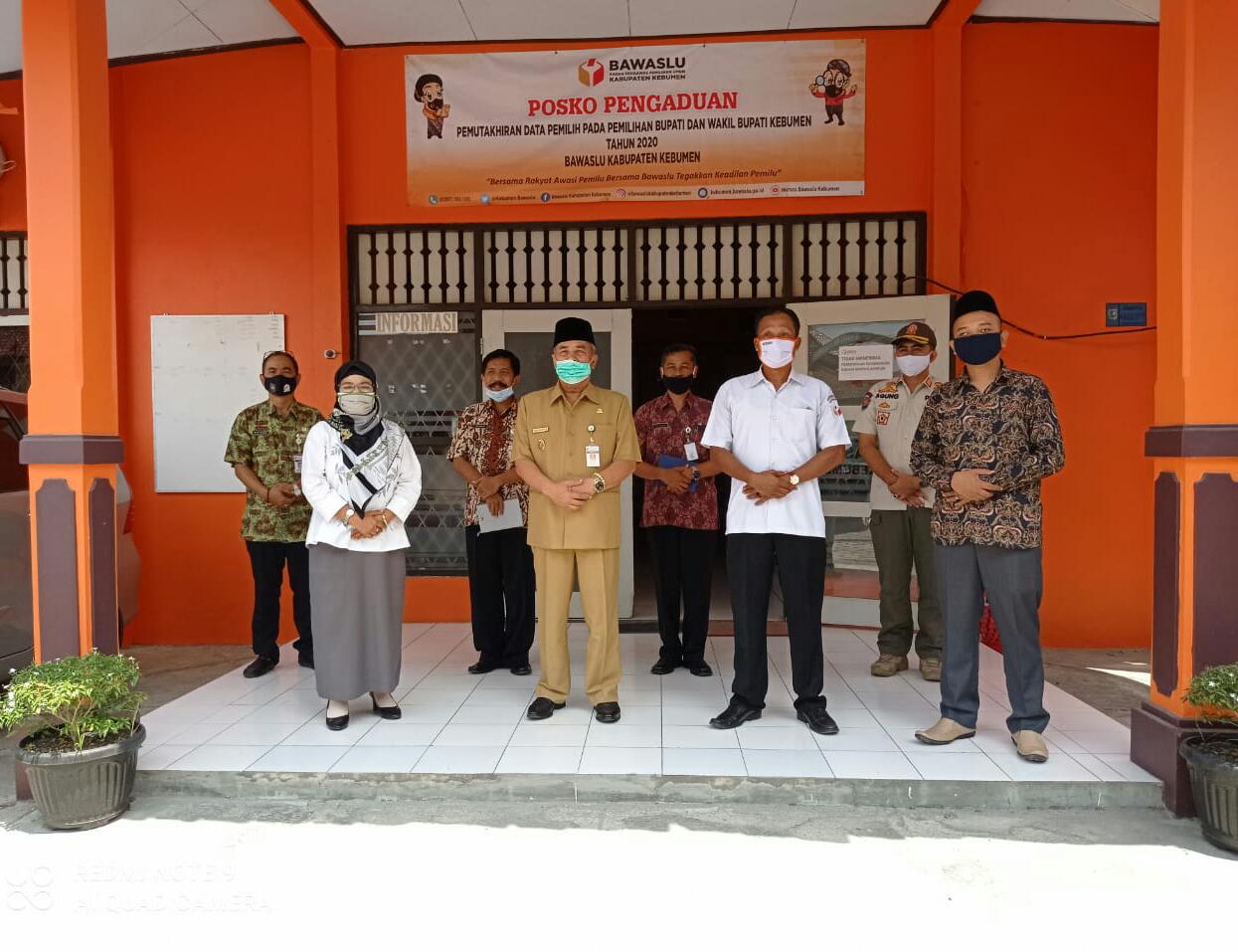 Tinjau Kesiapan Pilkada, Bupati Kebumen Datangi Kantor Bawaslu Kebumen