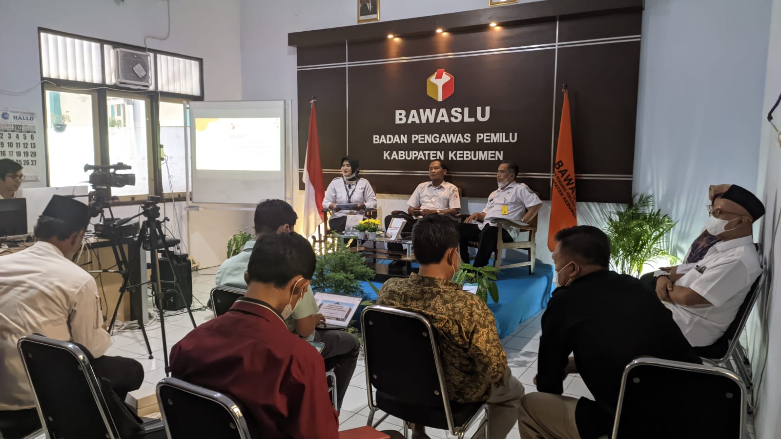 BUKU LIKU JUANG PENGAWAS SEBAGAI ETALASE SEJARAH PENGAWAS DI KABUPATEN KEBUMEN