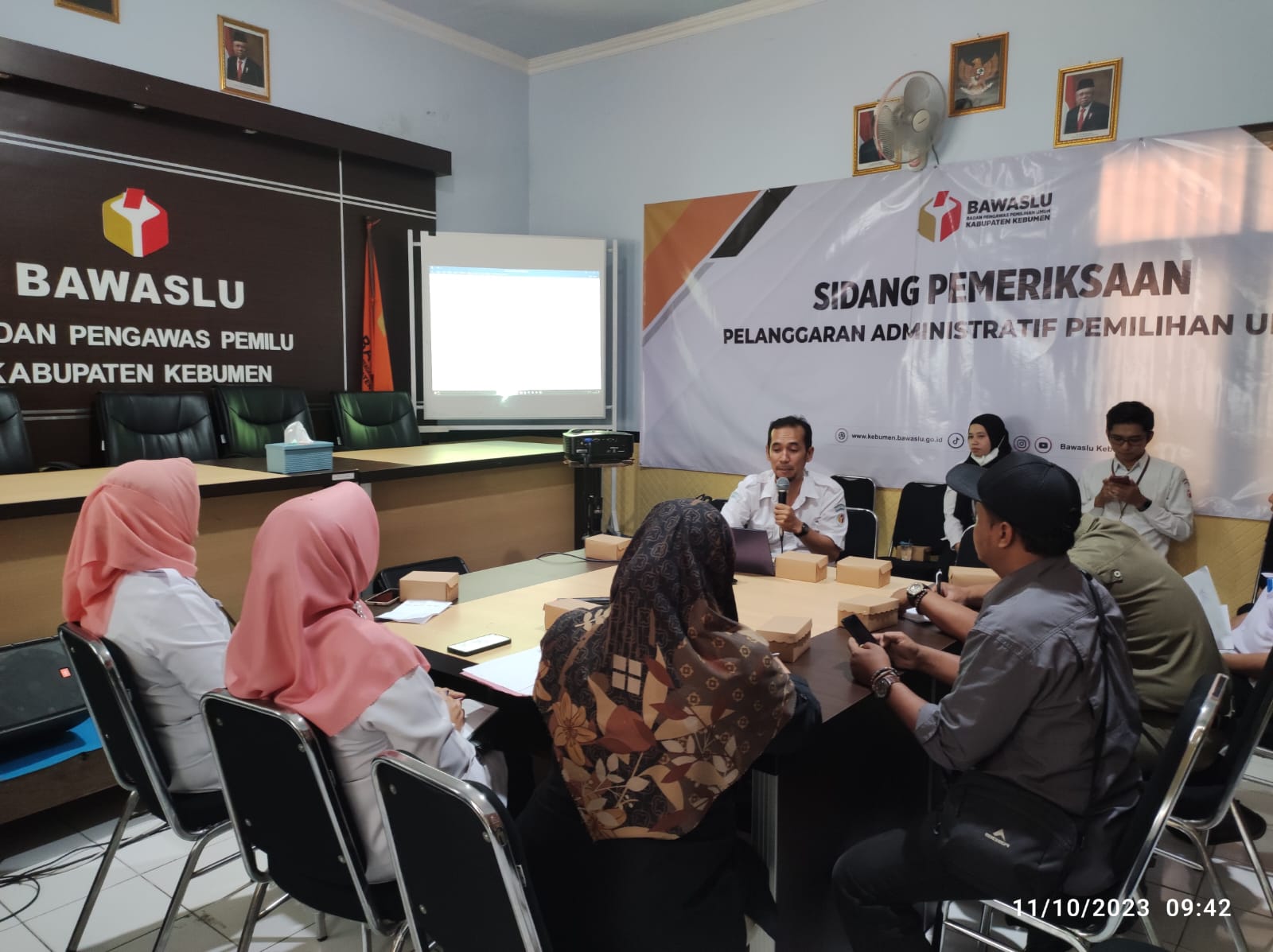 Evaluasi Pengawasan Tahapan Pemilu 2024, Bawaslu Kebumen Kawal Perekaman KTP-el DP4