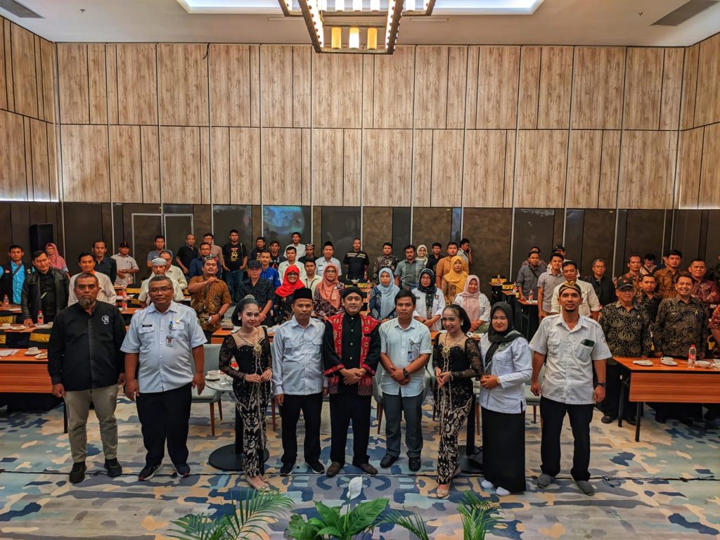 Bawaslu Sosialisasikan Pengawasan Melalui Pertunjukkan Wayang Kulit