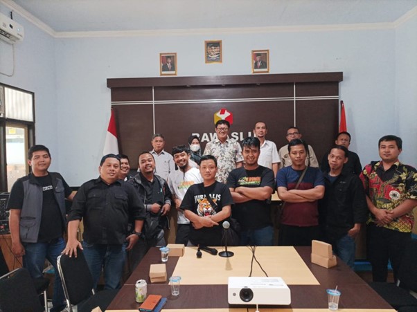 Kuatkan Kehumasan, Bawaslu Kebumen undang PWI Kebumen Sebagai Narasumber