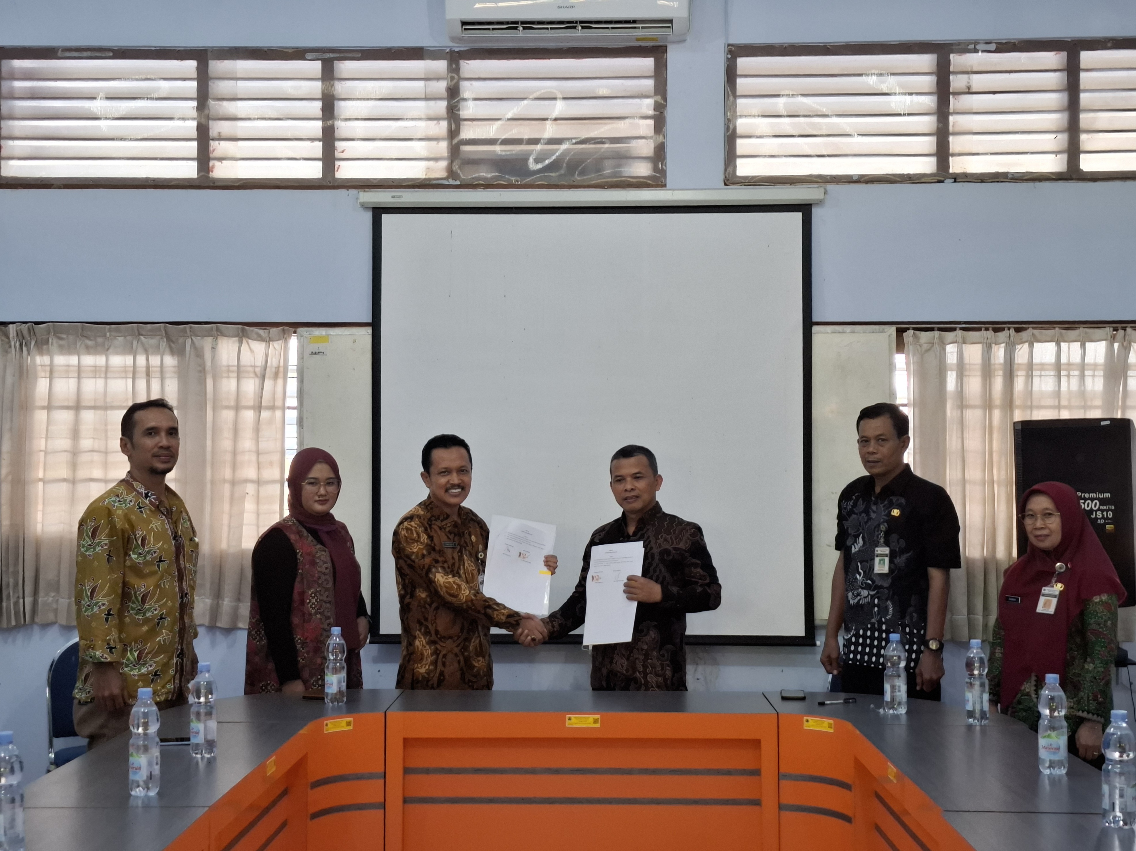 Bawaslu dan SMK N 1 Kebumen Tanda Tangani MoU Pendidikan Demokrasi