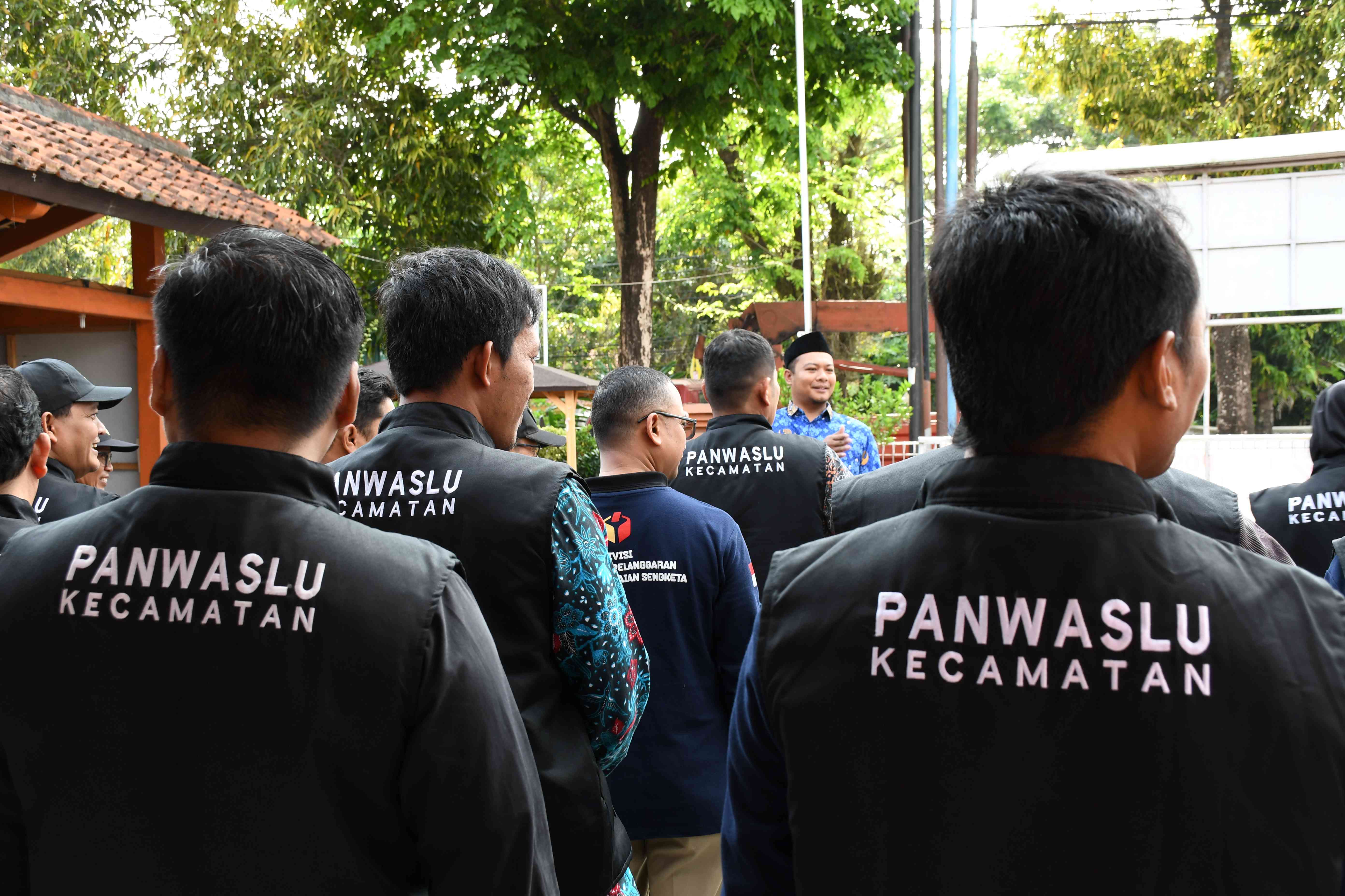 Panwascam Ikuti Upacara Hari Kesaktian Pancasila di Halaman Bawaslu Kebumen