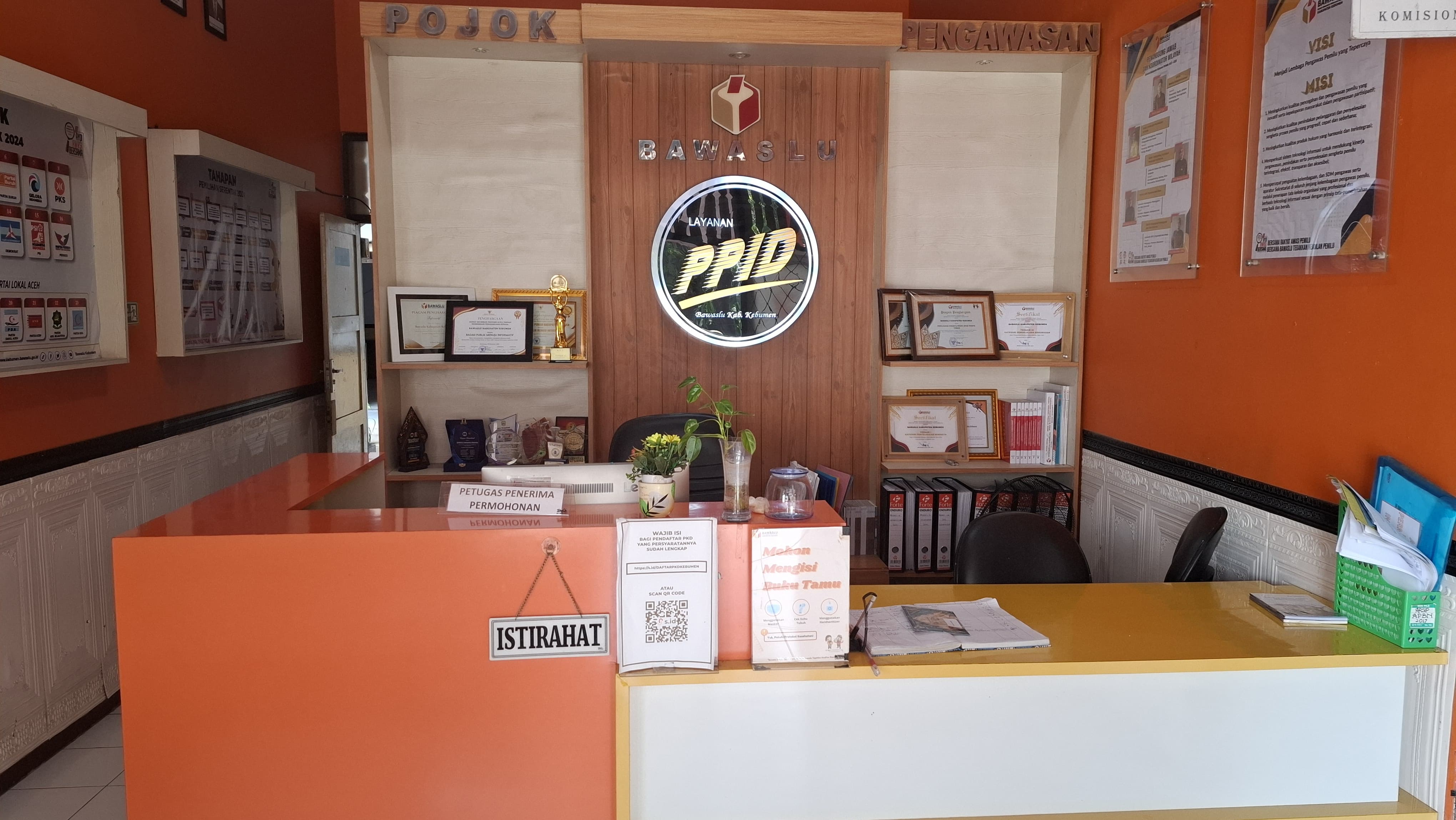 Ini 8 Penghargaan Yang Diterima Bawaslu Kebumen Selama Gelaran Pemilu dan Pilkada 2024