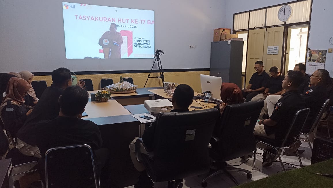 Bawaslu Kebumen Ikut Rayakan Puncak HUT Bawaslu RI Ke 17 Melalui Zoom