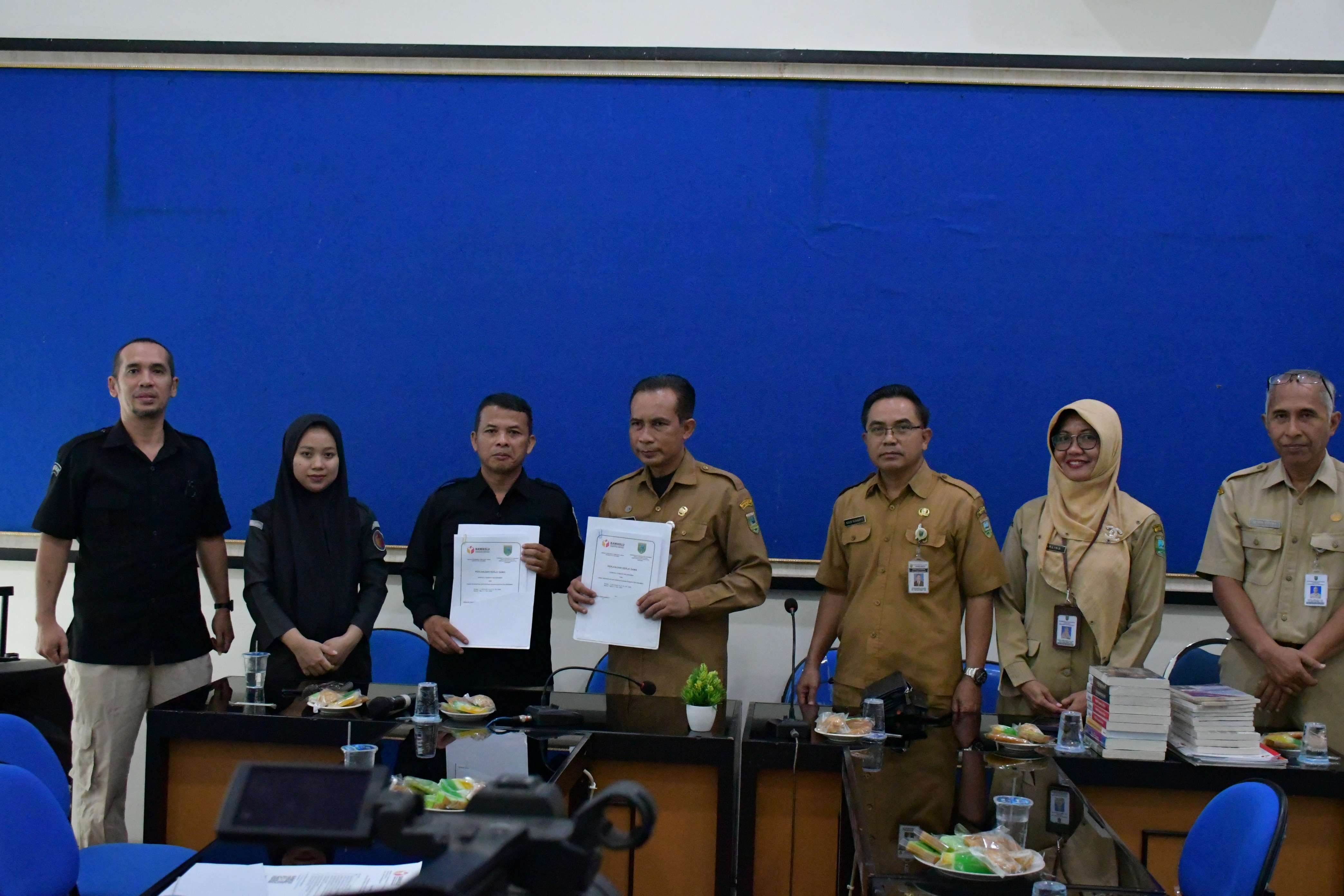 Bawaslu Kabupaten Kebumen Gandeng Dinas Kearsipan dan Perpustakaan Kabupaten Kebumen untuk meningkatkan Literasi Demokrasi dan Pemilu.