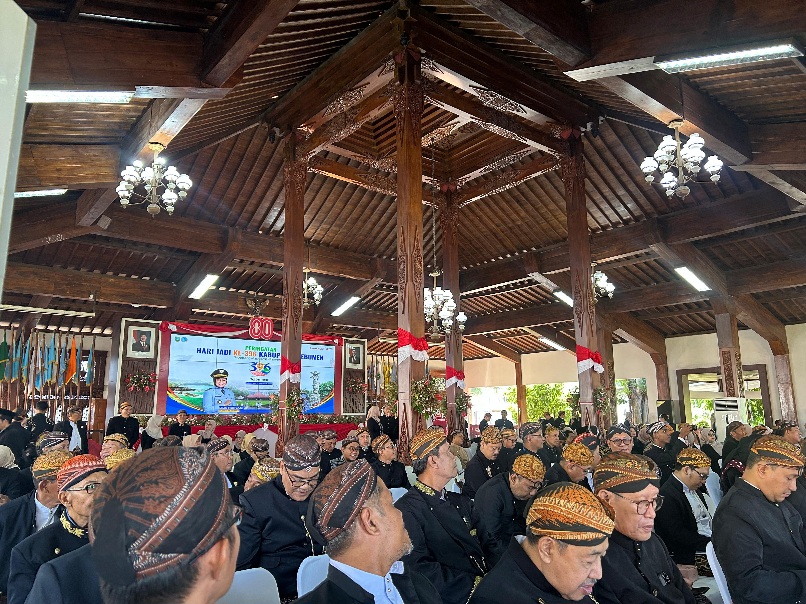 Hadiri Upacara Hari Jadi Kabupaten Kebumen Ke-396