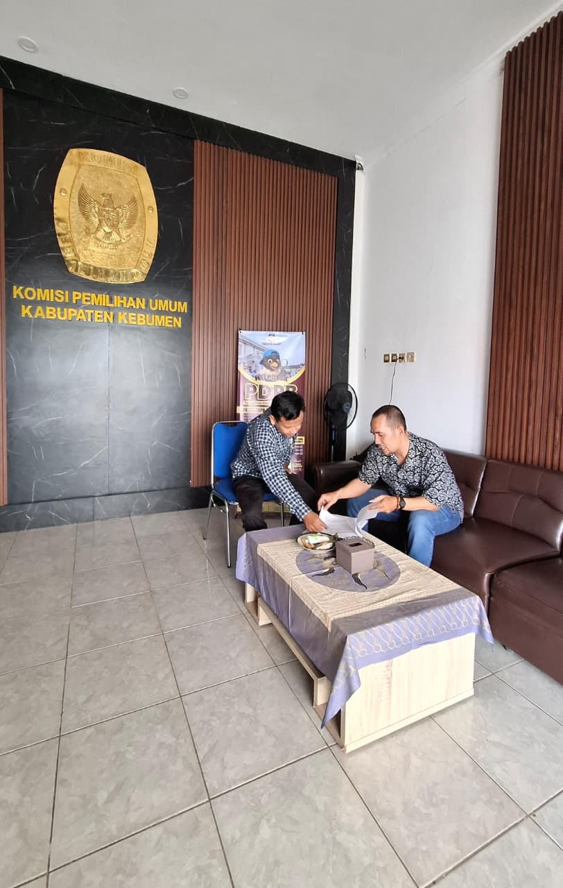 Bawaslu Sampaikan Hasil Pengawasan PDPB Triwulan III Kepada KPU Kebumen