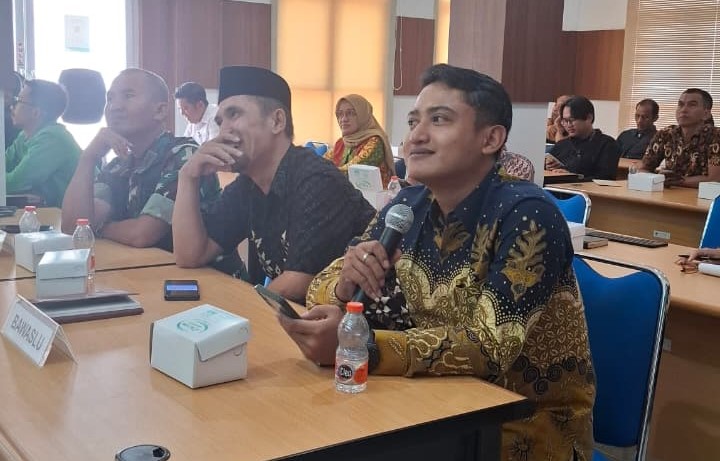 Nurul Ichwan Uji Petikkan Data Pemilih Sidalih Pada Rapat Rekapitulasi PDPB Triwulan III