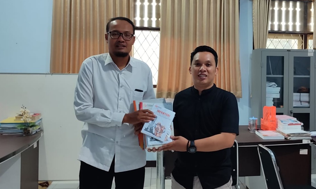 Hibah Buku: Perkuat Perustakaan Desa Tegalrejo Poncowarno