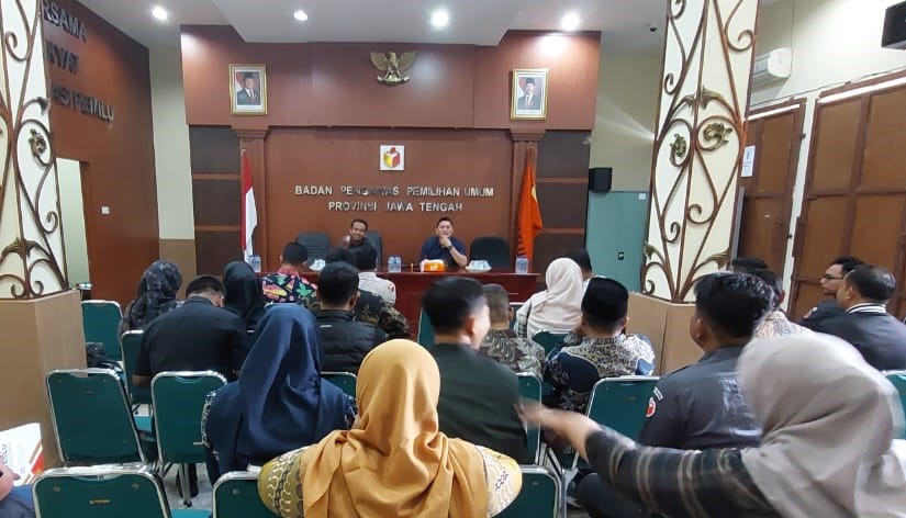 Akhiri Tahun 2025: Bawaslu Kebumen Hadiri Rapat Evaluasi dan Konsolidasi 