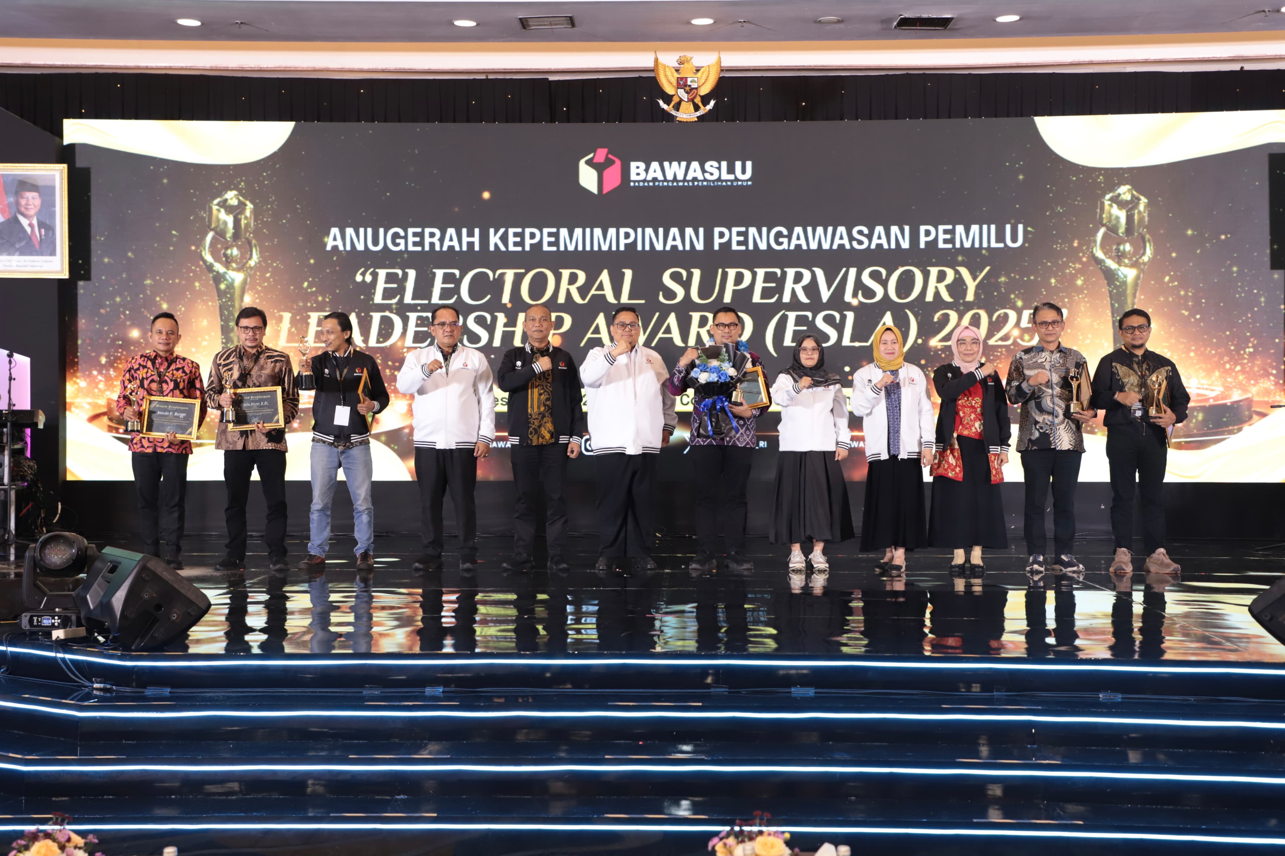 Ketua Bawaslu Jateng Raih Penghargaan Kepemimpinan ESLA