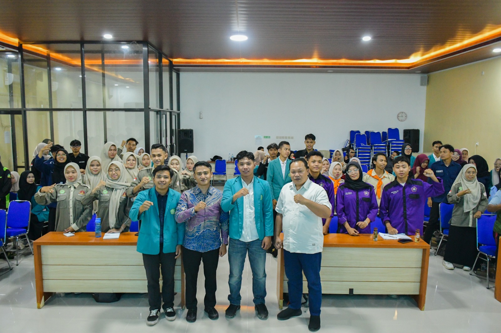 Pendidikan Politik Di Kampus: Membangun Kesadaran Demokrasi Yang Kritis Dan Dialogis