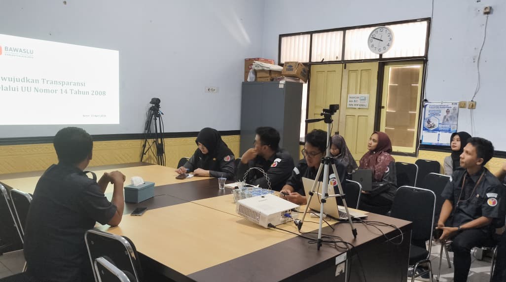 Tingkatkan kapasitas keterbukaan informasi, Bawaslu Kebumen adakan Kelas Datin