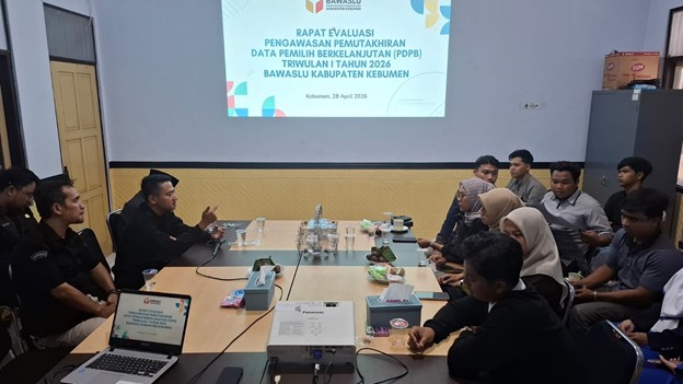 BAWASLU KEBUMEN LAKUKAN RAPAT EVALUASI PENGAWASAN PDPB TRIWULAN I