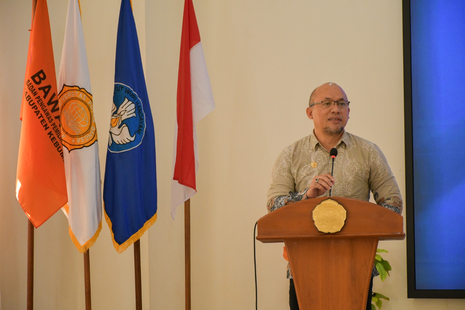 Rektor UPB Kebumen sampaikan pesan dan harapan untuk mahasiswa peserta kelas sengketa proses pemilu pada penutupan rangkaian kegiatan kelas