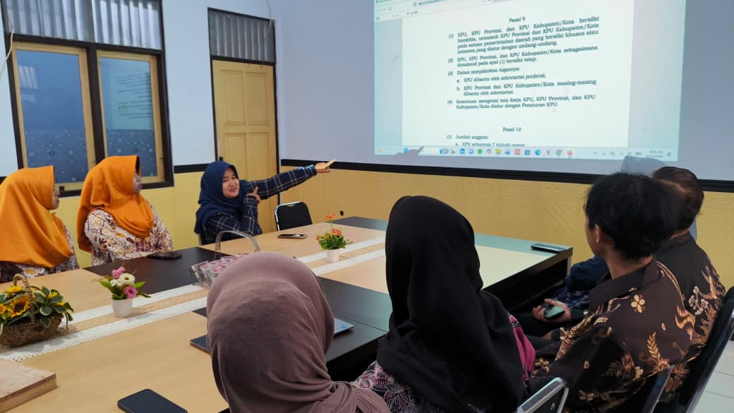 Dari Pasal ke Pasal, Bawaslu Kebumen Perkuat Pemahaman Regulasi melalui Klinik Hukum