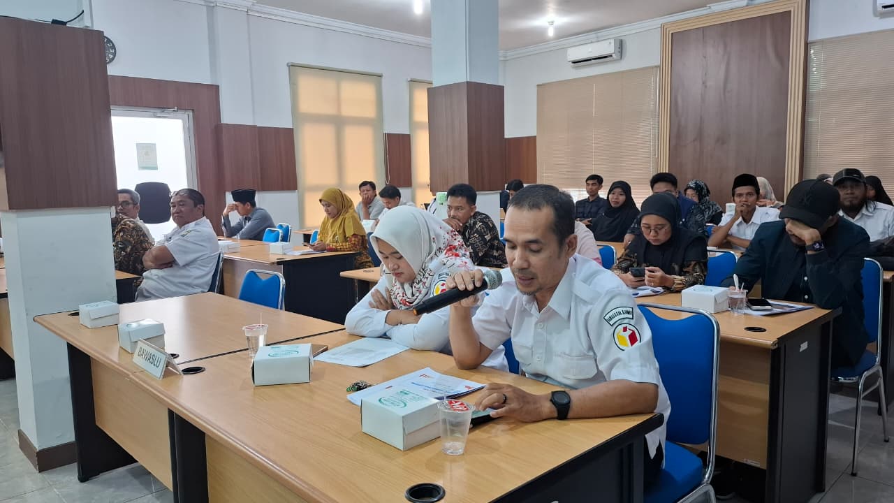 Badruzzaman, S.Pd.I., M.I.Pol., Koordinator Divisi Pencegahan, Partisipasi Masyarakat dan Hubungan Masyarakat Bawaslu Kabupaten Kebumen, mengapresiasi adanya layanan Cek DPT Online yang dapat dimanfaatkan untuk membantu masyarakat mengetahui informasi terkait data pemilih.
