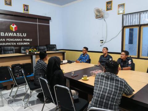 BAWASLU KEBUMEN DISKUSI TERKAIT DEMOKRASI INDONESIA SAAT INI BERSAMA PDB KEBUMEN