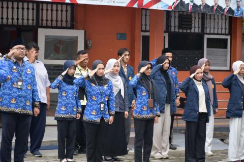 Mahasiswa Magang dari Universitas Putra Bangsa Mengikuti Upacara Peringatan Hari Sumpah Pemuda 2026