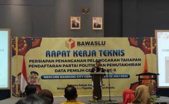 Bawaslu Kabupaten Kebumen ikuti Rakernis Persiapan Penanganan Pelanggaran tahapan Pendaftaran Partai Politik dan Pemutahiran Data Pemilih Gelombang II