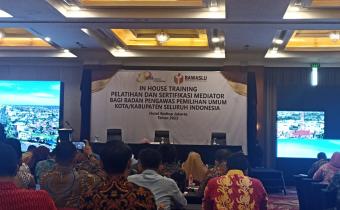 Anggota Bawaslu Kabupaten Kebumen Periode 2023-2028 Dilatih Hingga Mendapat Sertifikat Mediator