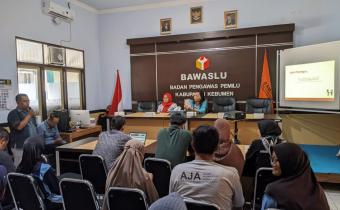 Bawaslu Kebumen gelar kegiatan penyusunan kajian hukum