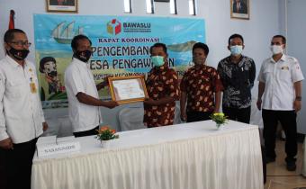 Bawaslu Kabupaten Kebumen resmi menjadikan Desa Ayamputih sebagai Desa Pengawasan