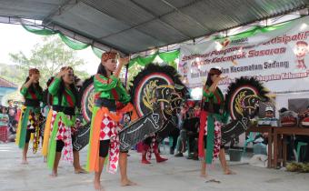 KESENIAN KUDA LUMPING MERIAHKAN SOSIALISASI BAWASLU KEBUMEN