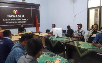 LAPORAN PELEPASAN BALIHO KOTAK KOSONG DISAMPAIKAN KE BAWASLU KABUPATEN KEBUMEN