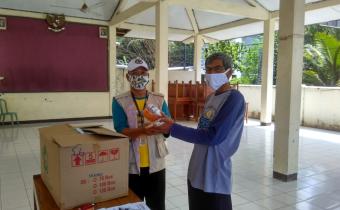 BAWASLU KEBUMEN DISTRIBUSIKAN ALAT PELINDUNG DIRI (APD)