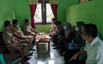 Bawaslu Kabupaten Kebumen Koordinasi dengan Pemerintah Desa Bulurejo tentang Pembentukan Desa Anti Politik Uang