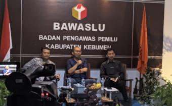 <strong>Jaga Etika Pengawas, Bawaslu Kabupaten Kebumen Adakan Webinar</strong>