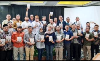 <strong>Buku Blak-blakan Bawaslu Jateng Diluncurkan</strong>