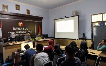 <a href="https://panwaskebumenkab.wordpress.com/2023/01/18/awali-tahun-2023-bawaslu-kebumen-susun-program-kerja-kehumasan/">AWALI TAHUN 2023 BAWASLU KEBUMEN SUSUN PROGRAM KERJA KEHUMASA</a>