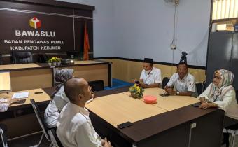 RAPAT PLENO BAHAS PEMBENTUKAN BADAN ADHOC