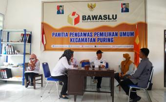 BAWASLU KEBUMEN SUPERVISI PENGAWASAN COKLIT DI PANWASCAM PURING
