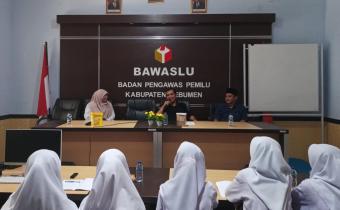 Kunjungan Pendidikan Siswa-Siswi MA An-Nawawi 03 ke Bawaslu Kebumen