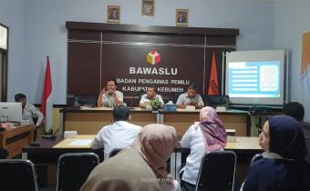 Tingkatkan Kualitas Kehumasan, Bawaslu Kebumen Gelar Rapat Pelatihan Pembuatan Berita dan Video