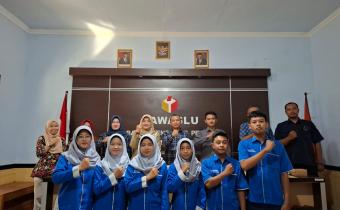 Program PKL SMKN 1 Kebumen Dimulai: Bawaslu Kebumen Sambut Baik Para Siswa
