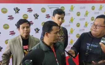 Ketua Bawaslu Kebumen, Amin Yasir saat melakukan pengawasan melekat