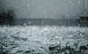 Hujan, Angin. APK potensi roboh, Bawaslu imbau untuk diperbaiki