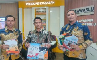 Divisi SDM Serahkan 10 Dokumen Laporan Ke Bawaslu RI