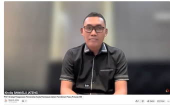 Keynote speech Literasi Pojok Pengawasan Vol.16, Koordinator Divisi Pencegahan dan Partisipasi Masyarakat Bawaslu Provinsi Jawa Tengah, Nur Kholiq