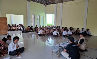 Ketua Bawaslu Kebumen Tanamkan Nilai Demokrasi kepada Siswa Baru SMK Ma'arif 5 Gombong