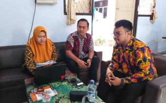 Kordiv, Kasubbag dan staf DIvisi Penyelesaian Sengketa mengikuti zoom evaluasi hasil pengawasan pemutakhiran data Parpol dengan Bawaslu Provinsi.