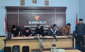 Penandatanganan IKU Bawaslu Kabupaten Kebumen